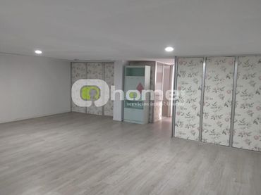 Oficina de lloguer a Avenida de Víctor Gallego 19