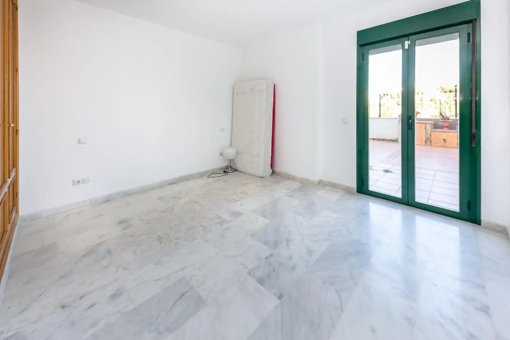 Planta baja en venta en Fuengirola con Aire acondicionado, Calefacción y Jardín privado