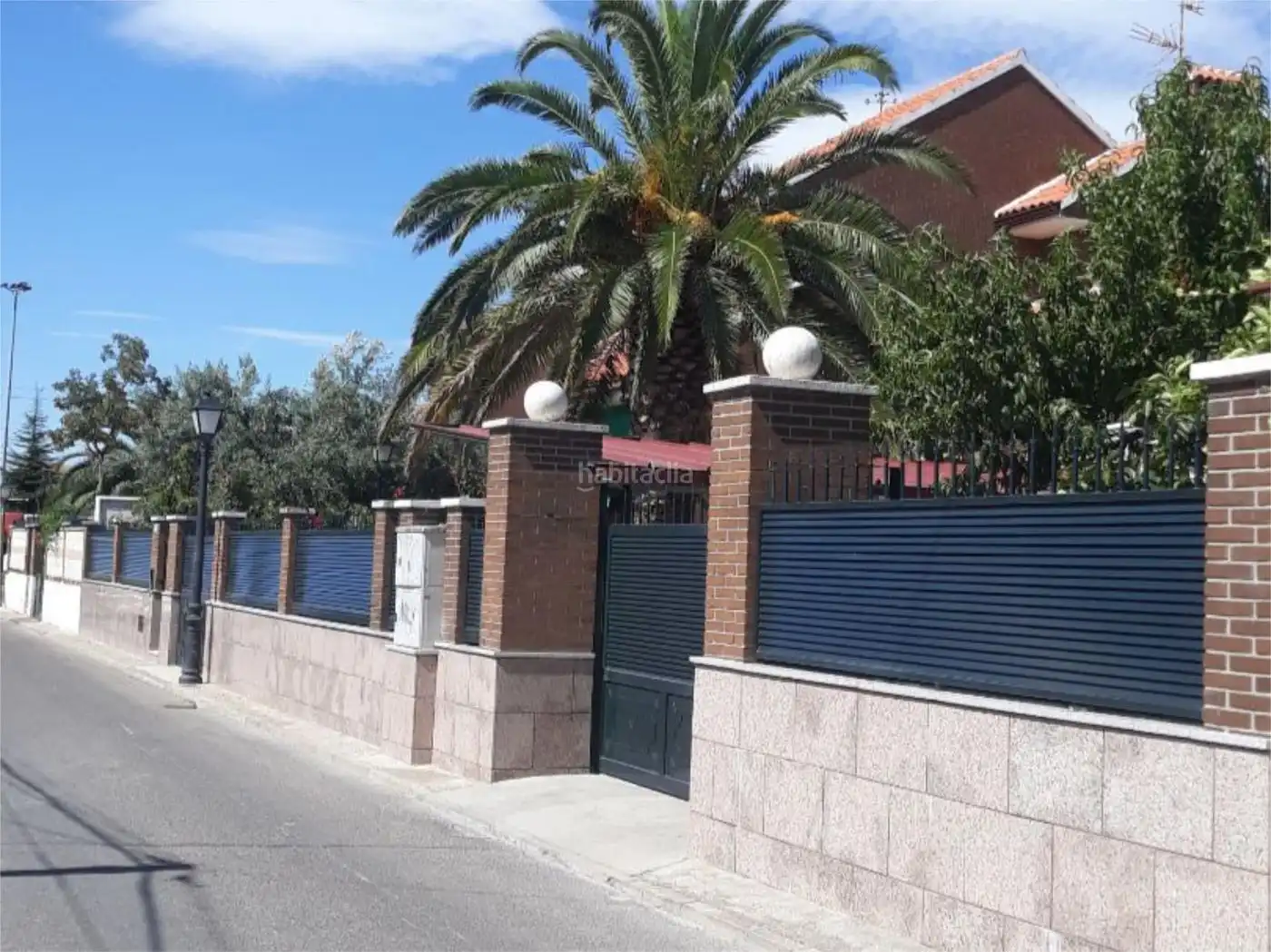 Casa con jardín en venta en Calle Carretas 1