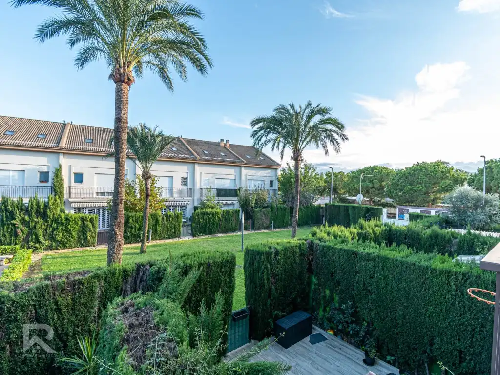Exterior view of Detached homes for sale in Gandia