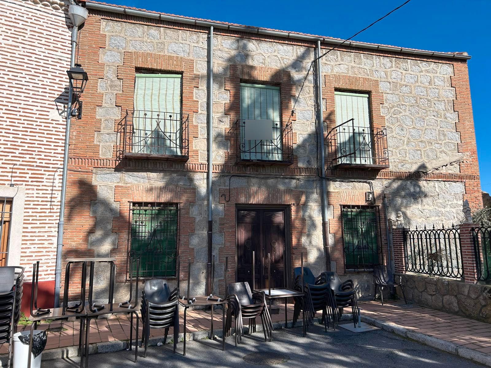 Exterior view of House or chalet for sale in Sanchidrián  with Private garden, Terrace and Storage room