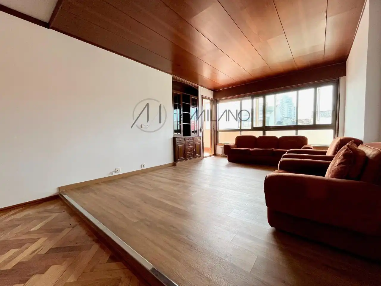 Sala d'estar de Àtic de lloguer en Vigo  amb Calefacció, Parquet i Terrassa