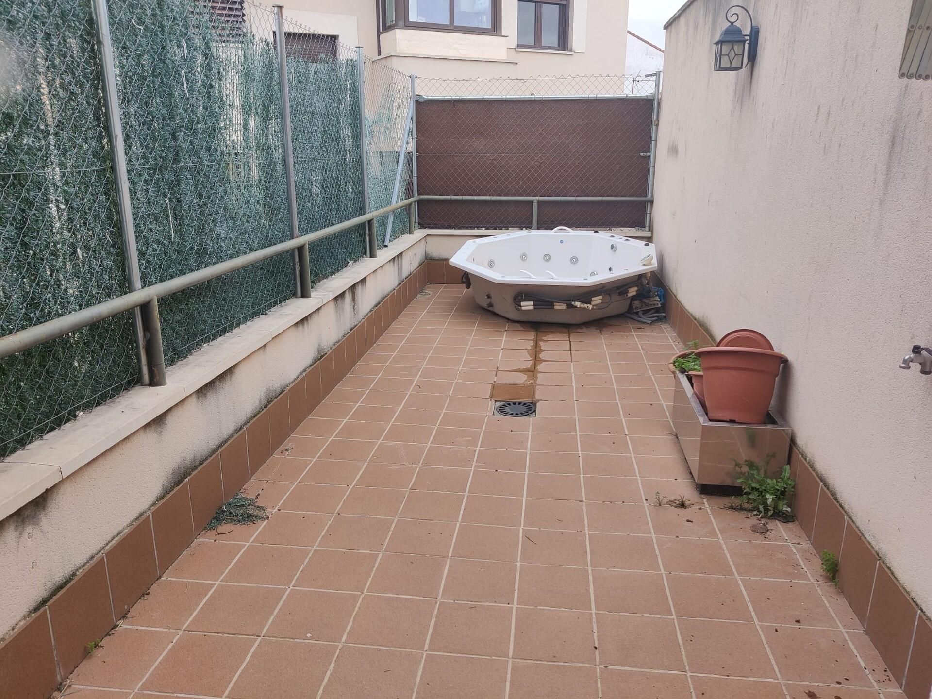 Terrassa de Pis de lloguer en El Vellón amb Terrassa, Traster i Moblat