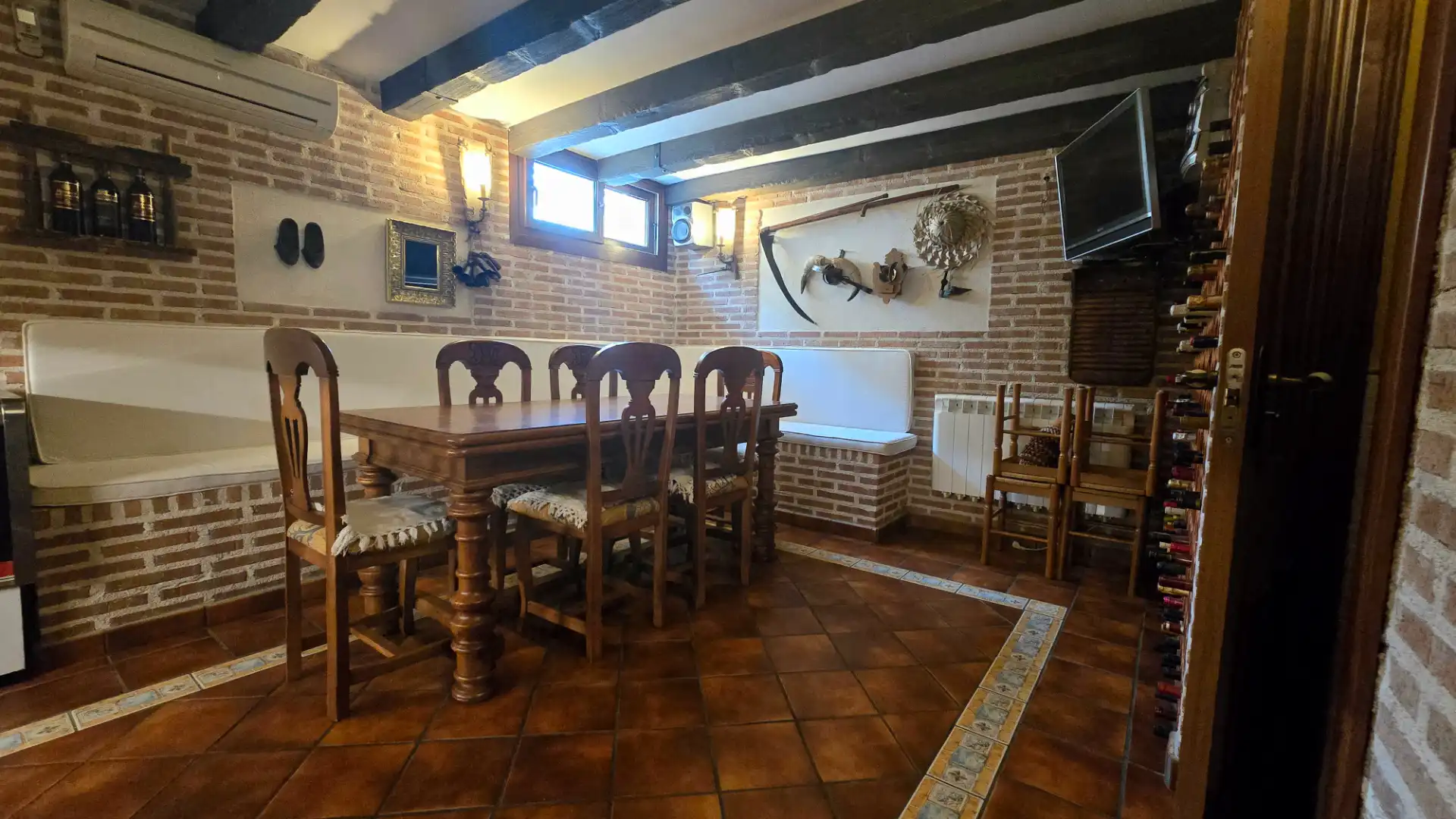 Comedor de Casa adosada en venta en Alcalá de Henares con Aire acondicionado, Calefacción y Jardín privado