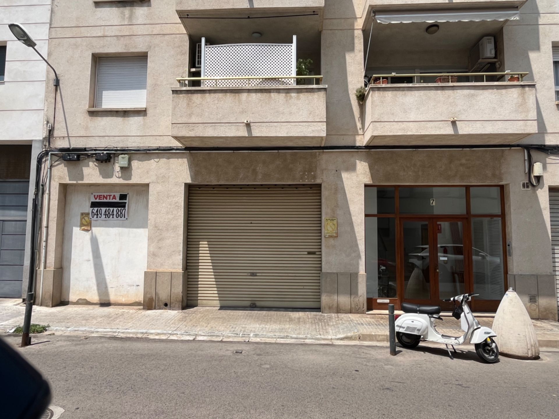 Vista exterior de Local en venda en Sitges