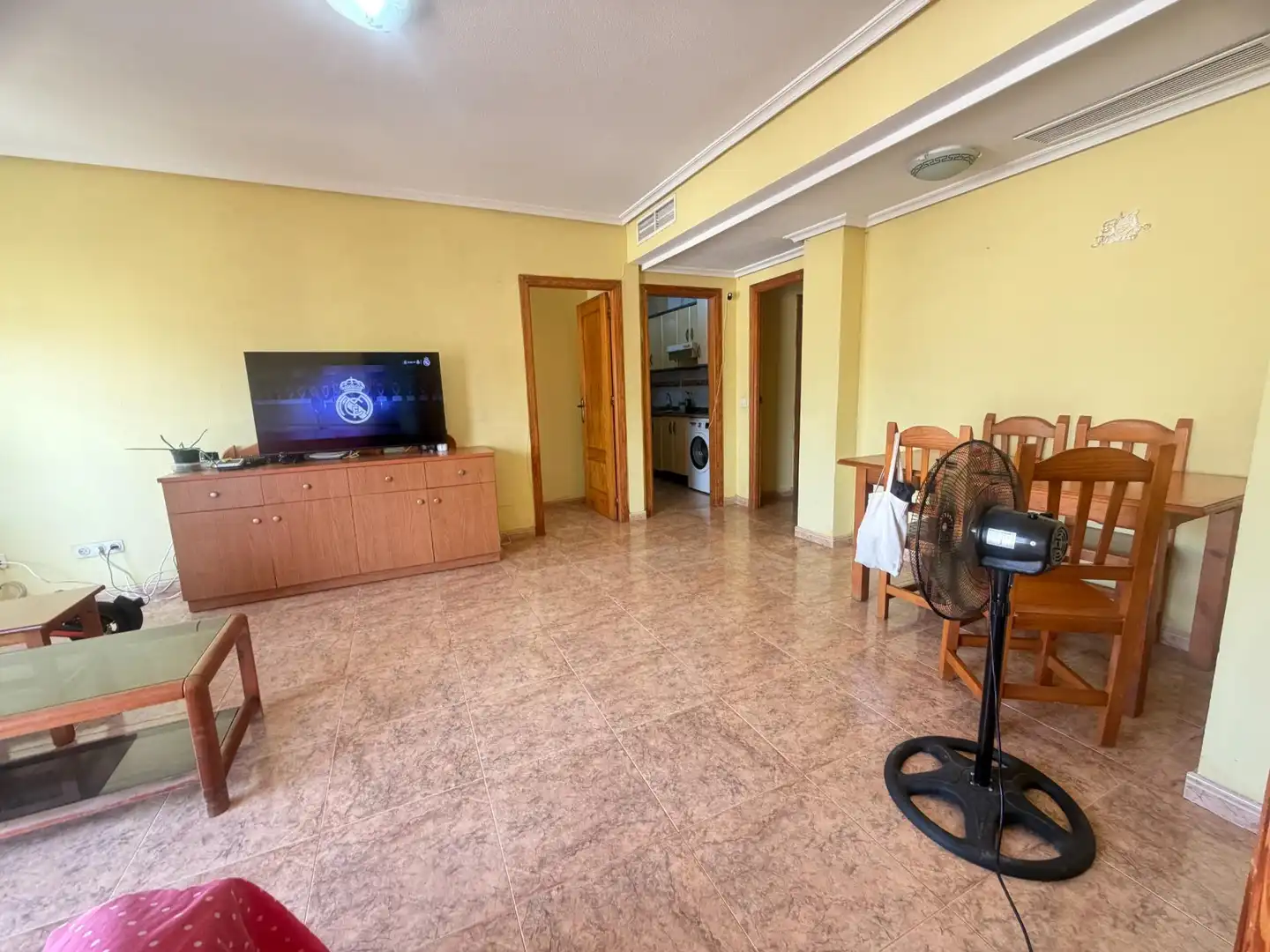 Sala d'estar de Apartament en venda en Águilas amb Aire condicionat, Terrassa i Moblat