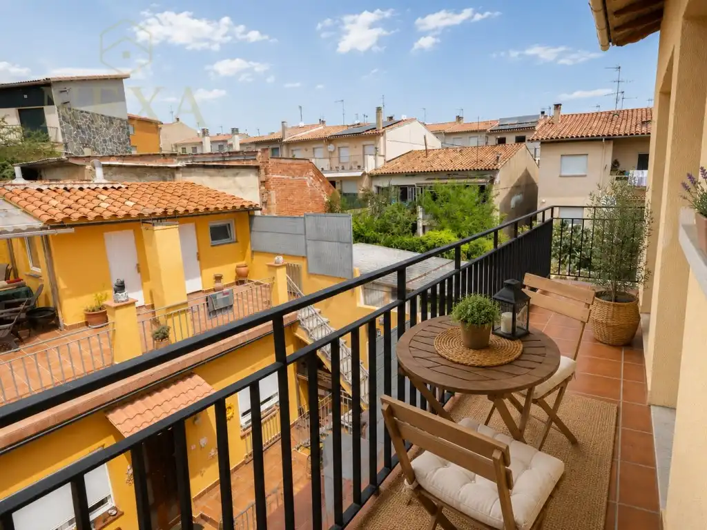 Terraza de Piso en venta en Sant Hilari Sacalm con Terraza, Horno y Balcón