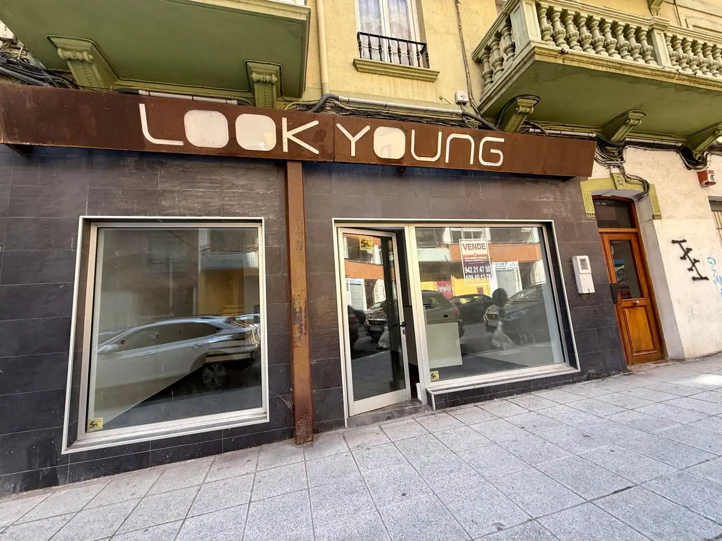 Vista exterior de Local en venda en Santander