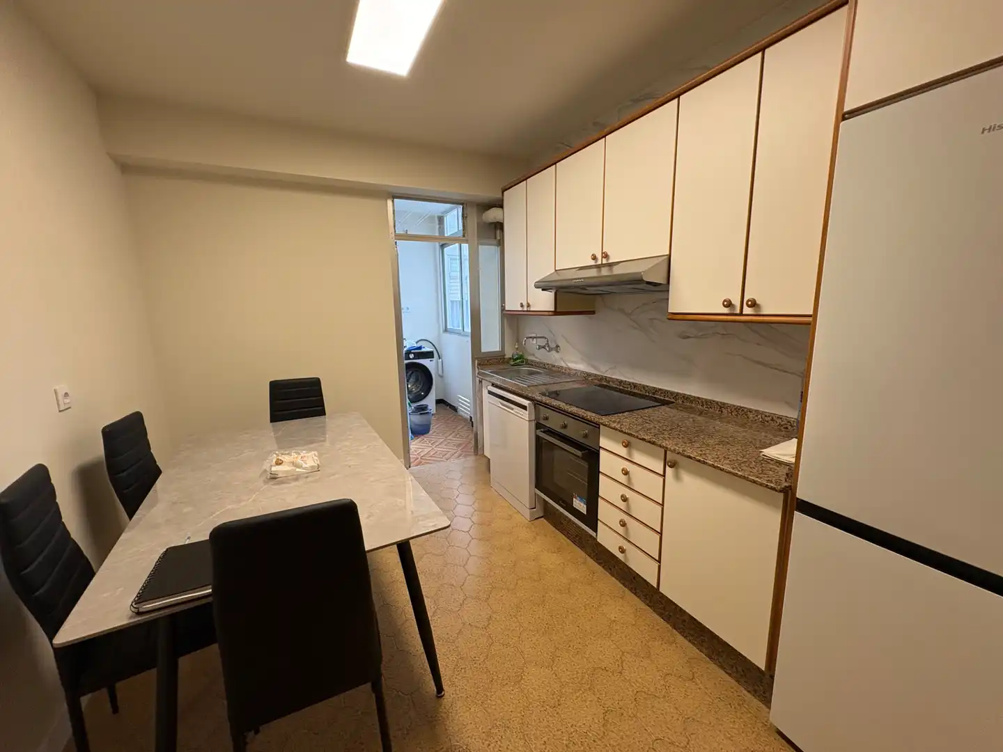 Küche von Wohnung zur Miete in Ferrol mit Abstellraum, Möbliert und Ofen
