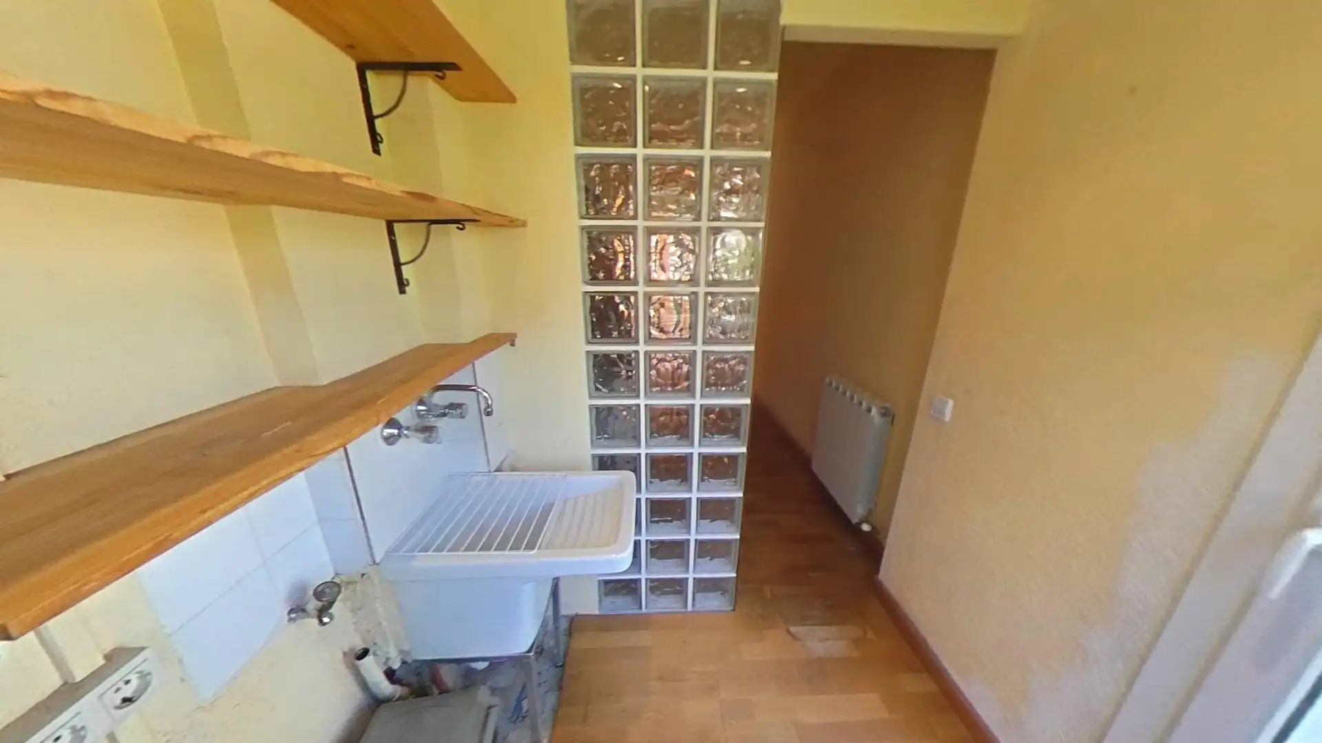 Piso en venta en Sant Joan de les Abadesses con Calefacción, Terraza y Trastero
