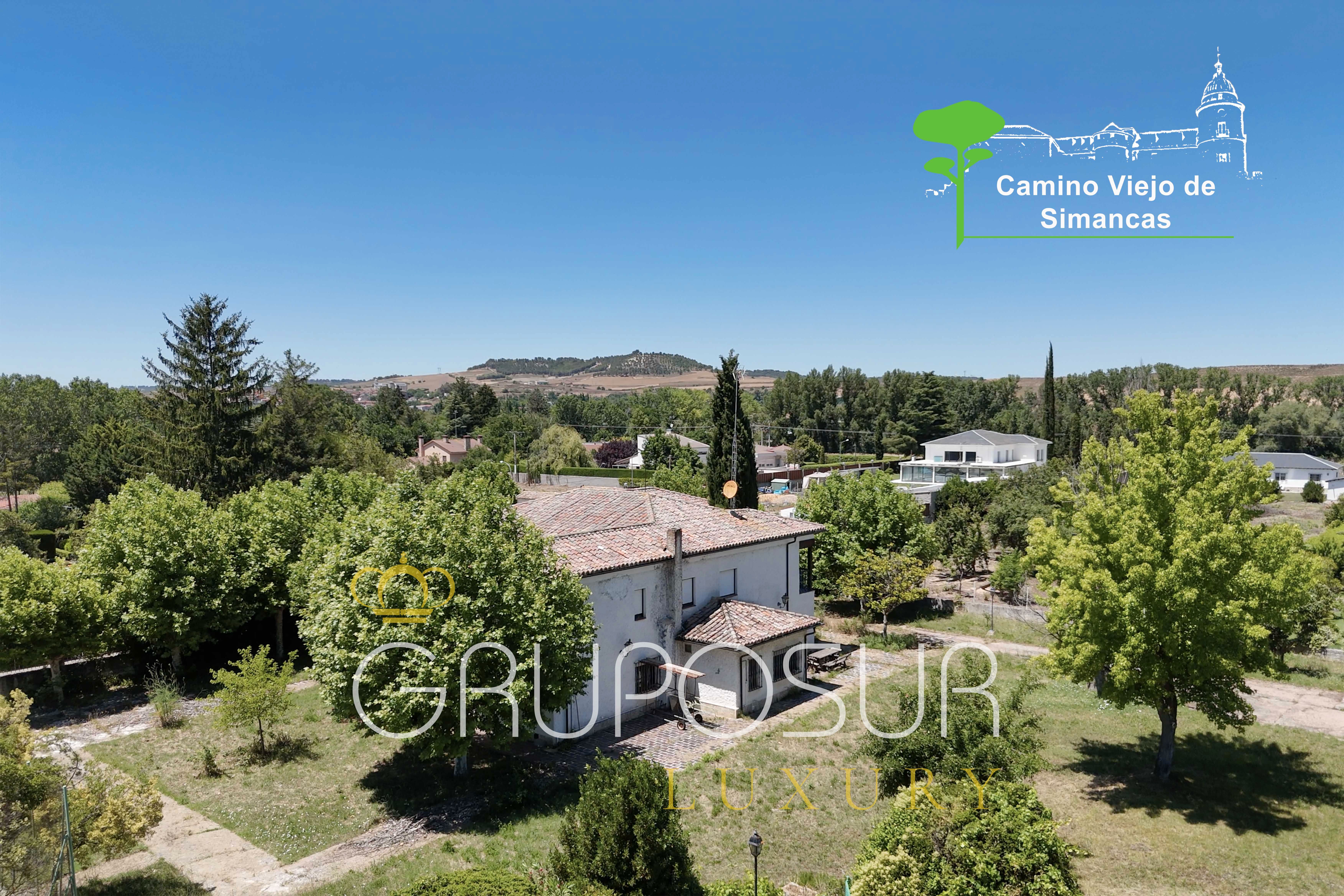 Exterior view of House or chalet for sale in Valladolid Capital  with Heating, Private garden and Parquet flooring