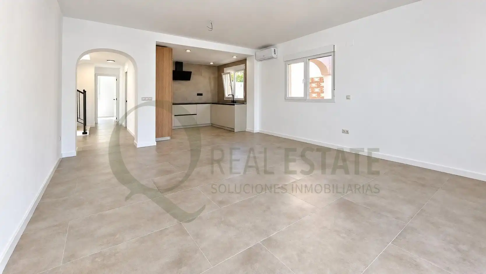 Detached house with garden for sale in Calle Calle Torrevella, imagen 3