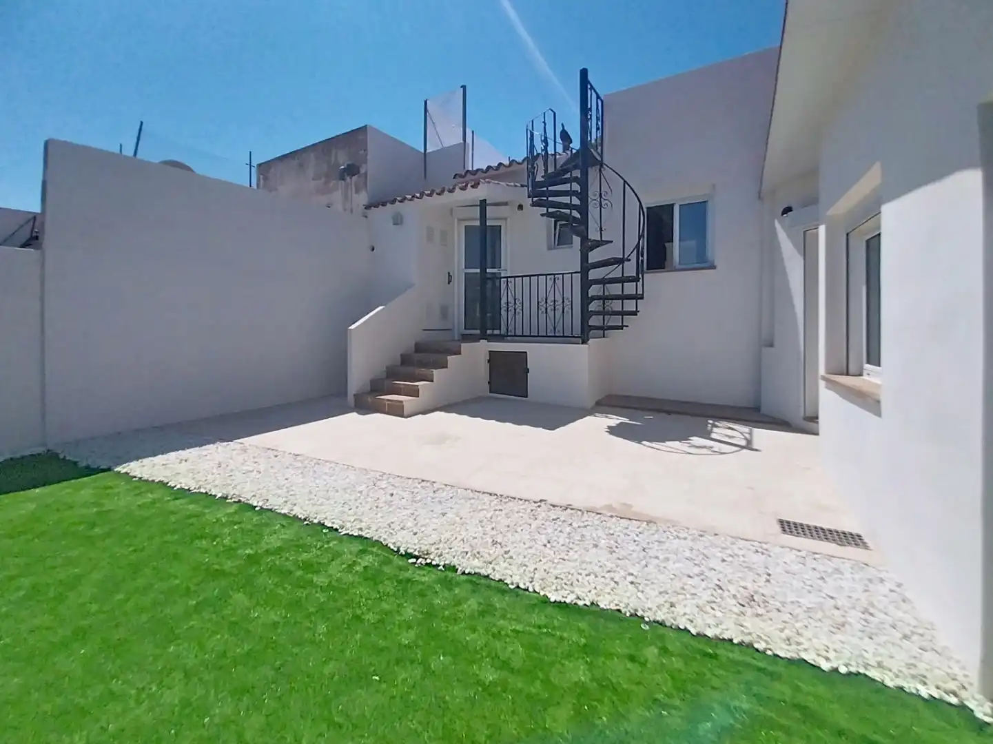 Vista exterior de Casa o xalet en venda en La Nucia amb Aire condicionat