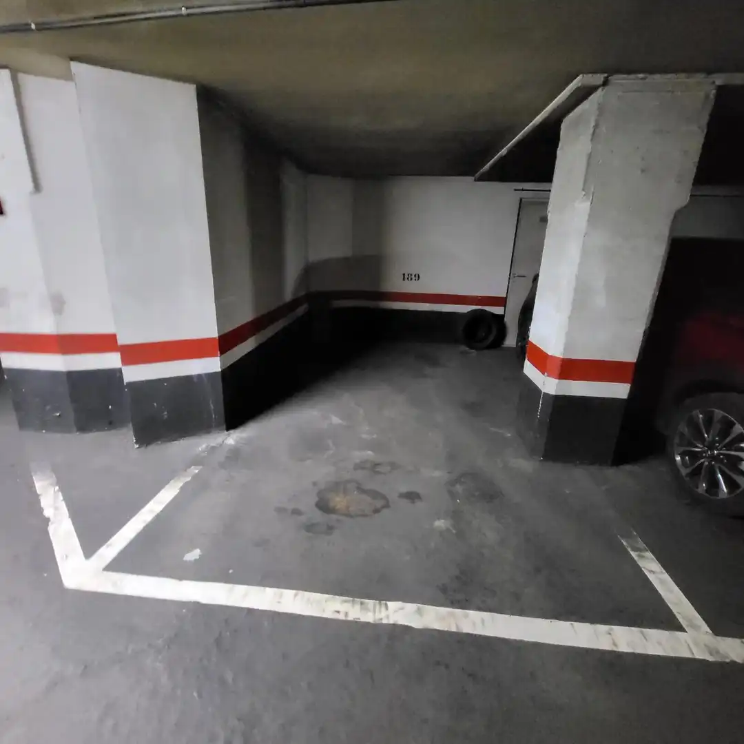 Parking de Piso en venta en Basauri  con Calefacción, Terraza y Trastero