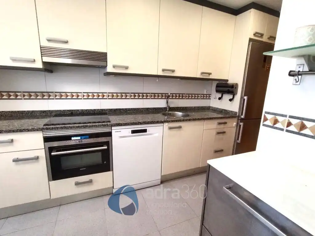 Cocina de Ático en venta en  Logroño con Aire acondicionado, Calefacción y Terraza