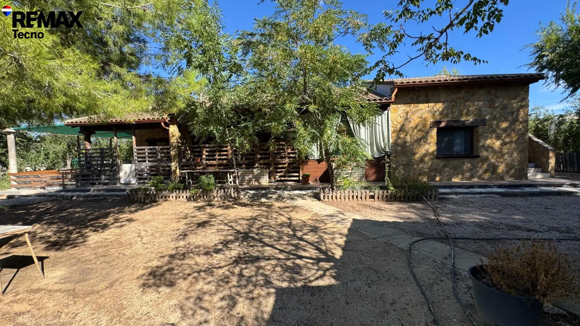 Vista exterior de Finca rústica en venda en La Puebla de Almoradiel, Toledo