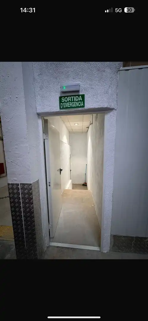 Nave industrial en venta en Cerdanyola del Vallès
