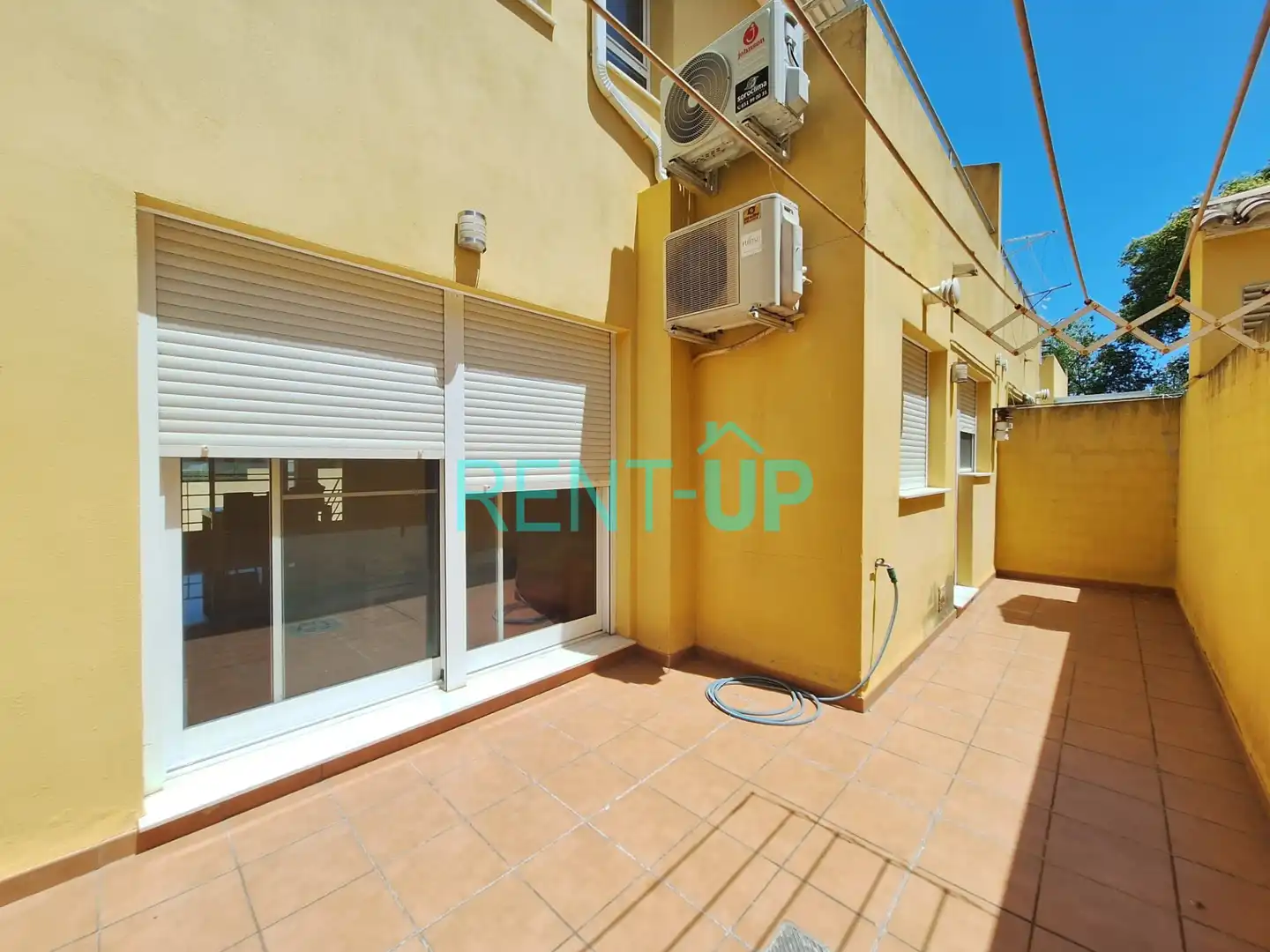 Vista exterior de Casa adosada en venta en Novelé  / Novetlè con Aire acondicionado, Jardín privado y Terraza