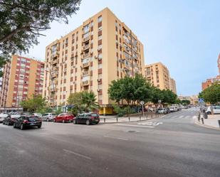 Vista exterior de Pis de lloguer en  Almería Capital amb Terrassa