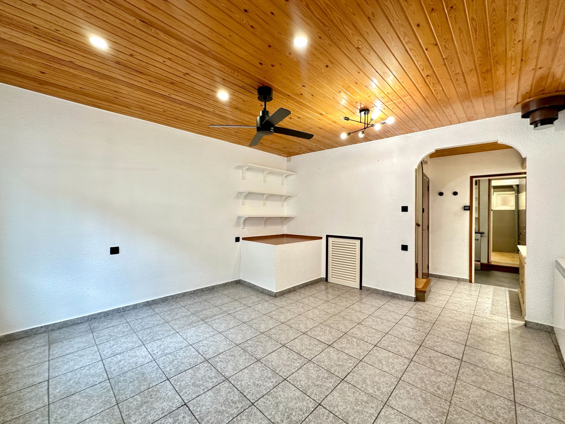 Single-family semi-detached for sale in Sant Hipòlit de Voltregà  with Air Conditioner, Heating and Terrace
