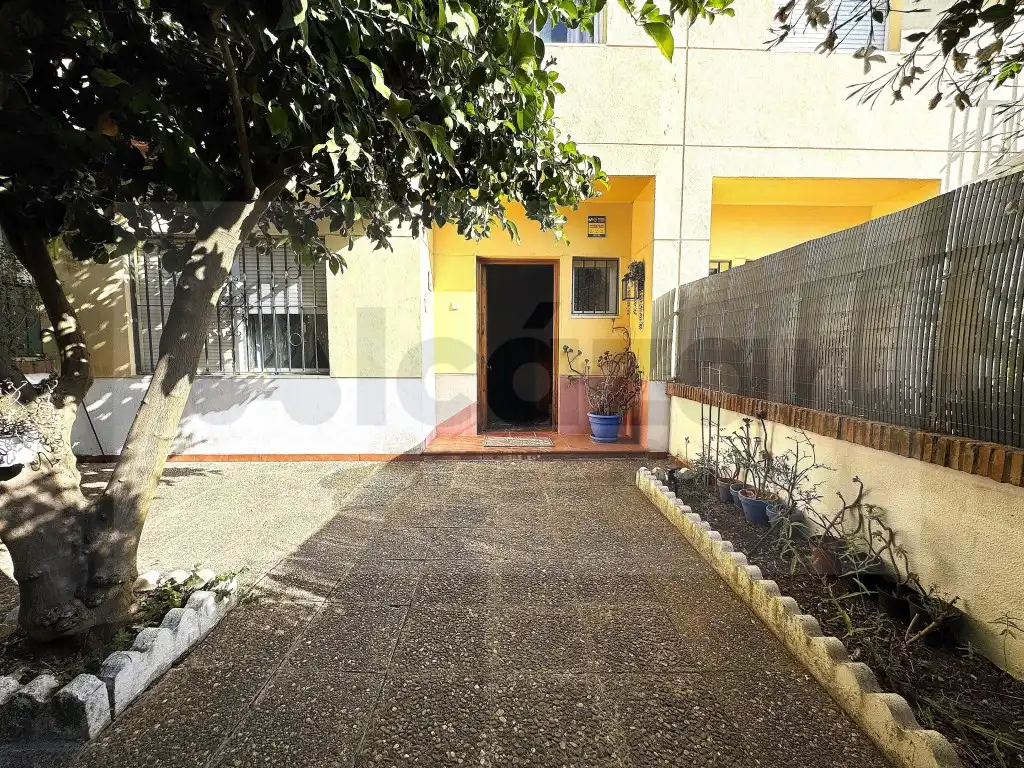 Vista exterior de Casa adosada en venta en Mairena del Alcor con Aire acondicionado y Terraza