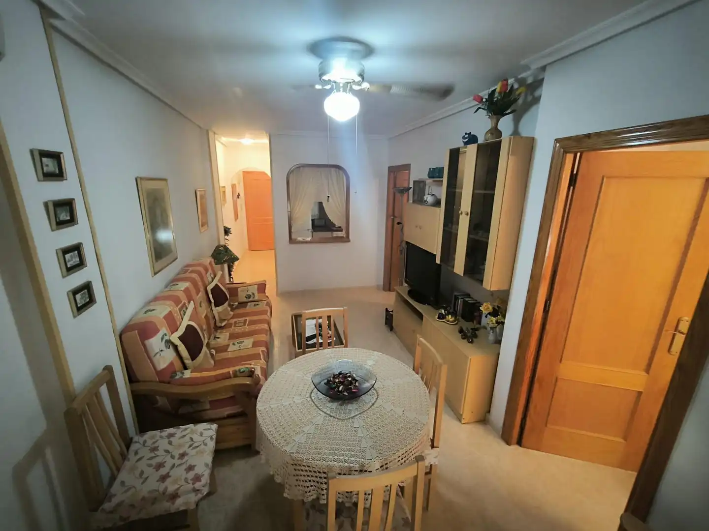 Sala d'estar de Apartament en venda en Torrevieja amb Aire condicionat i Balcó