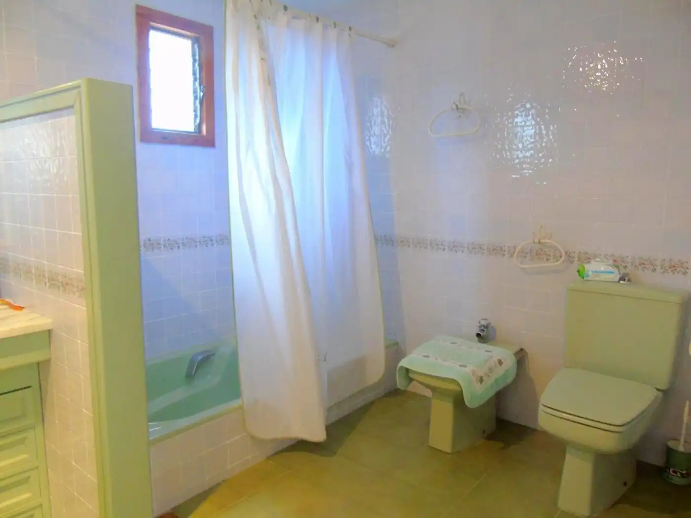 Bathroom of Houses for sale in La Llosa de Ranes  with Air Conditioner, Heating and Private garden