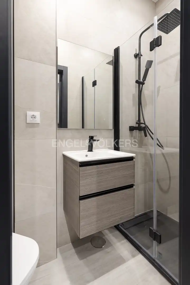 Badezimmer von Wohnung zur Miete in Madrid mit Klimaanlage, Heizung und Möbliert
