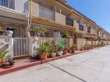 Casa a schiera con balcone in vendita a Orihuela Costa