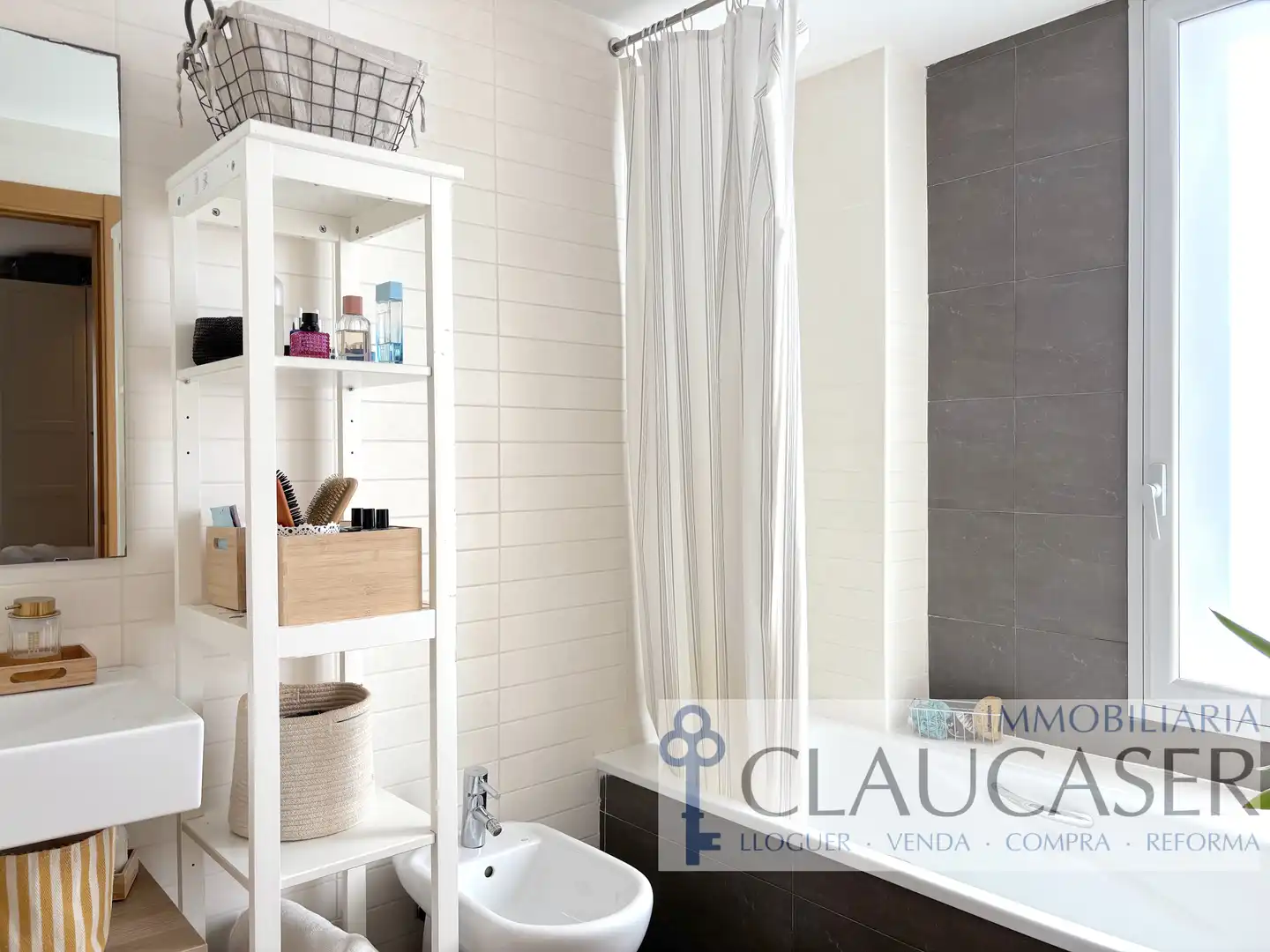 Badezimmer von Wohnung zum Verkauf in Sabadell mit Heizung, Privatgarten und Terrasse