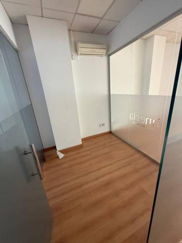 Local comercial en Alquiler en Del Obispo Angel Herrera Oria en Carranque - Haza Cuevas