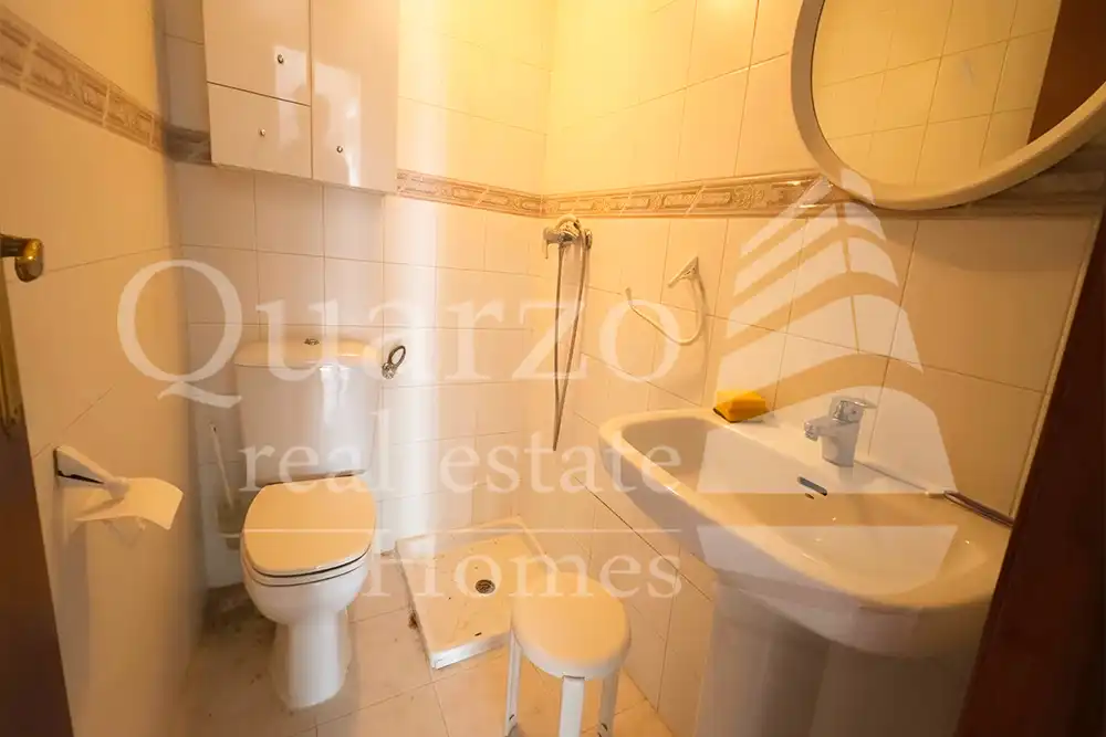 Bathroom of Houses for sale in Hinojal  with Heating and Furnished