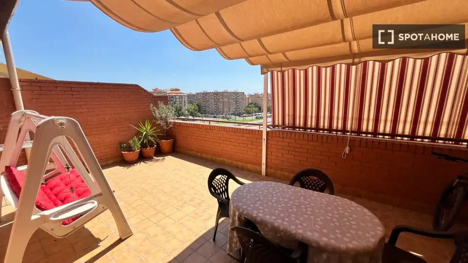 Terrasse von Wohnung zur Miete in Valencia mit Klimaanlage, Heizung und Möbliert