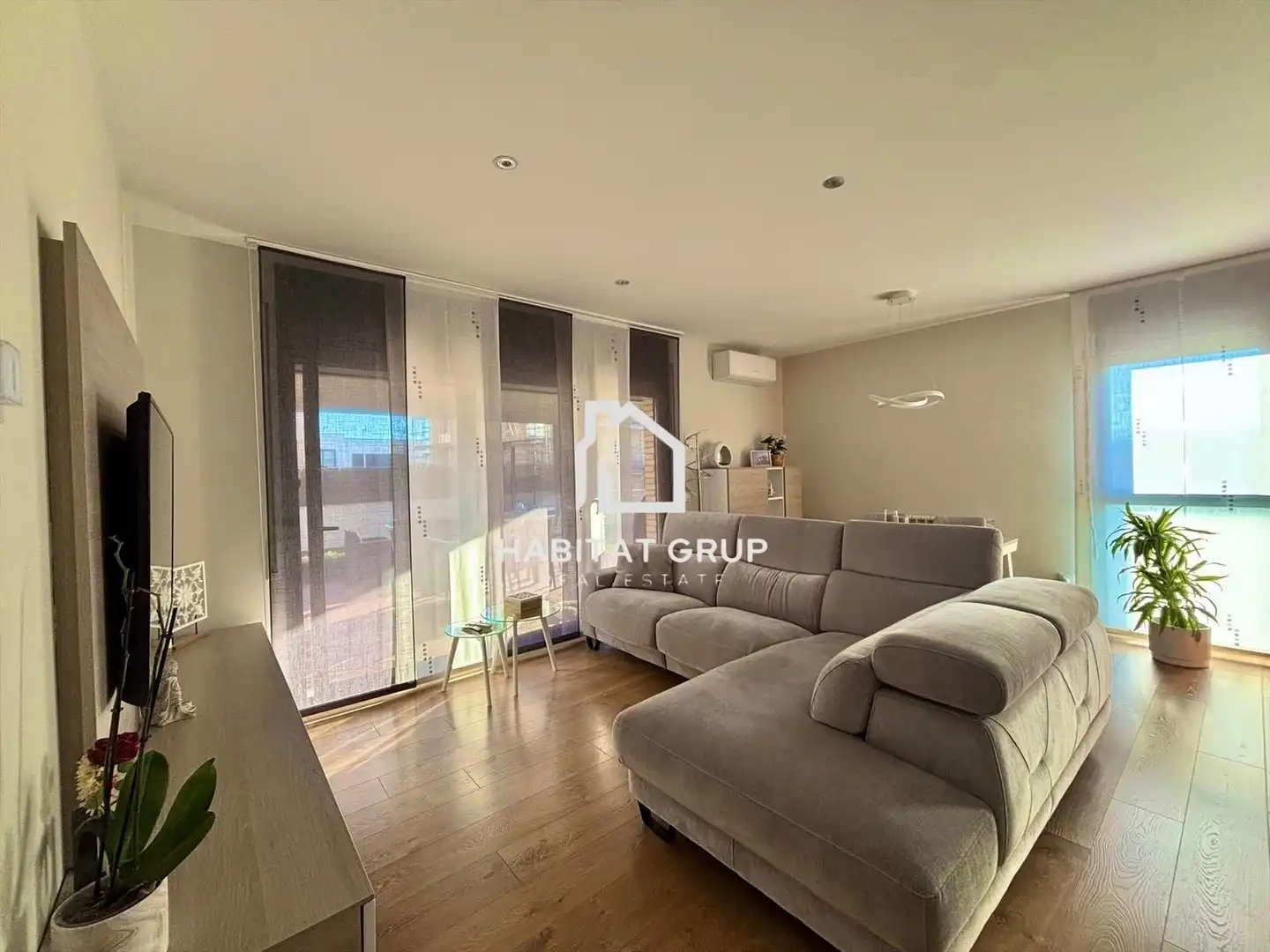 Living room of Flat for sale in Riudellots de la Selva  with Air Conditioner, Heating and Private garden
