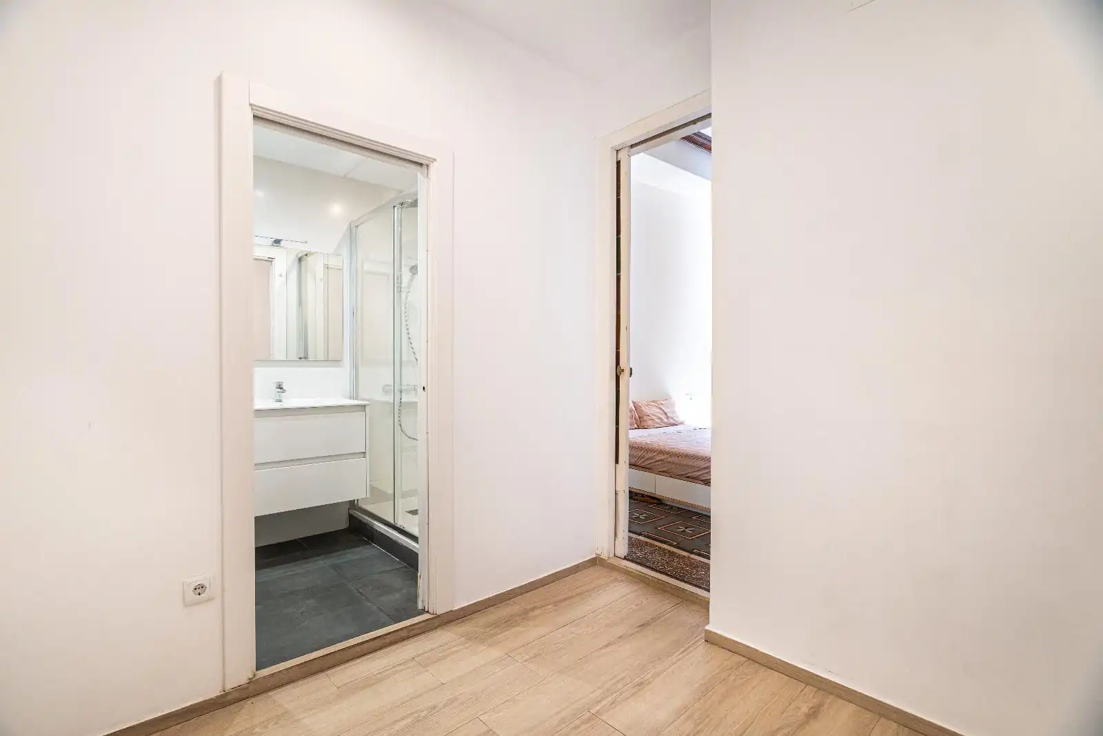 Habitación de Piso en venta en Barcelona con Aire acondicionado, Terraza y Horno