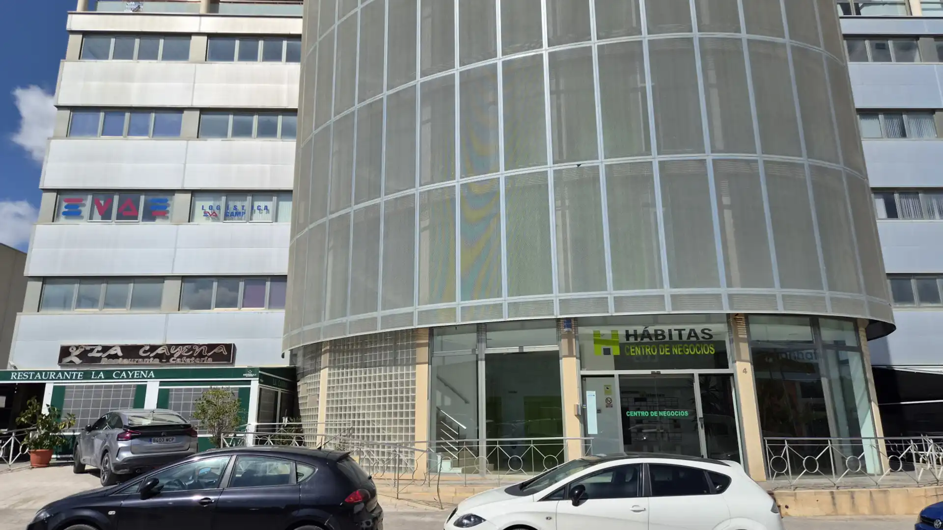 Vista exterior de Oficina en venda en Ceutí