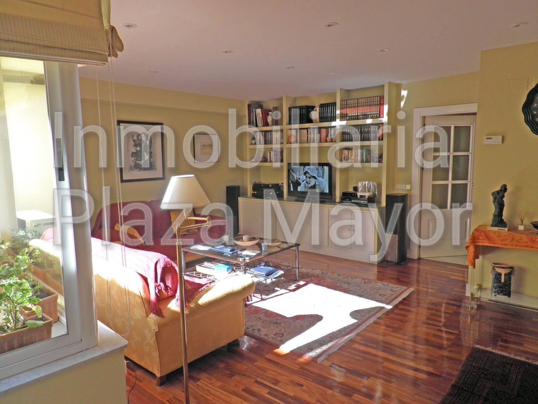 Sala d'estar de Casa o xalet en venda en Salamanca Capital amb Aire condicionat, Calefacció i Parquet