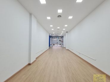 Local comercial en alquiler en Anselm Clave