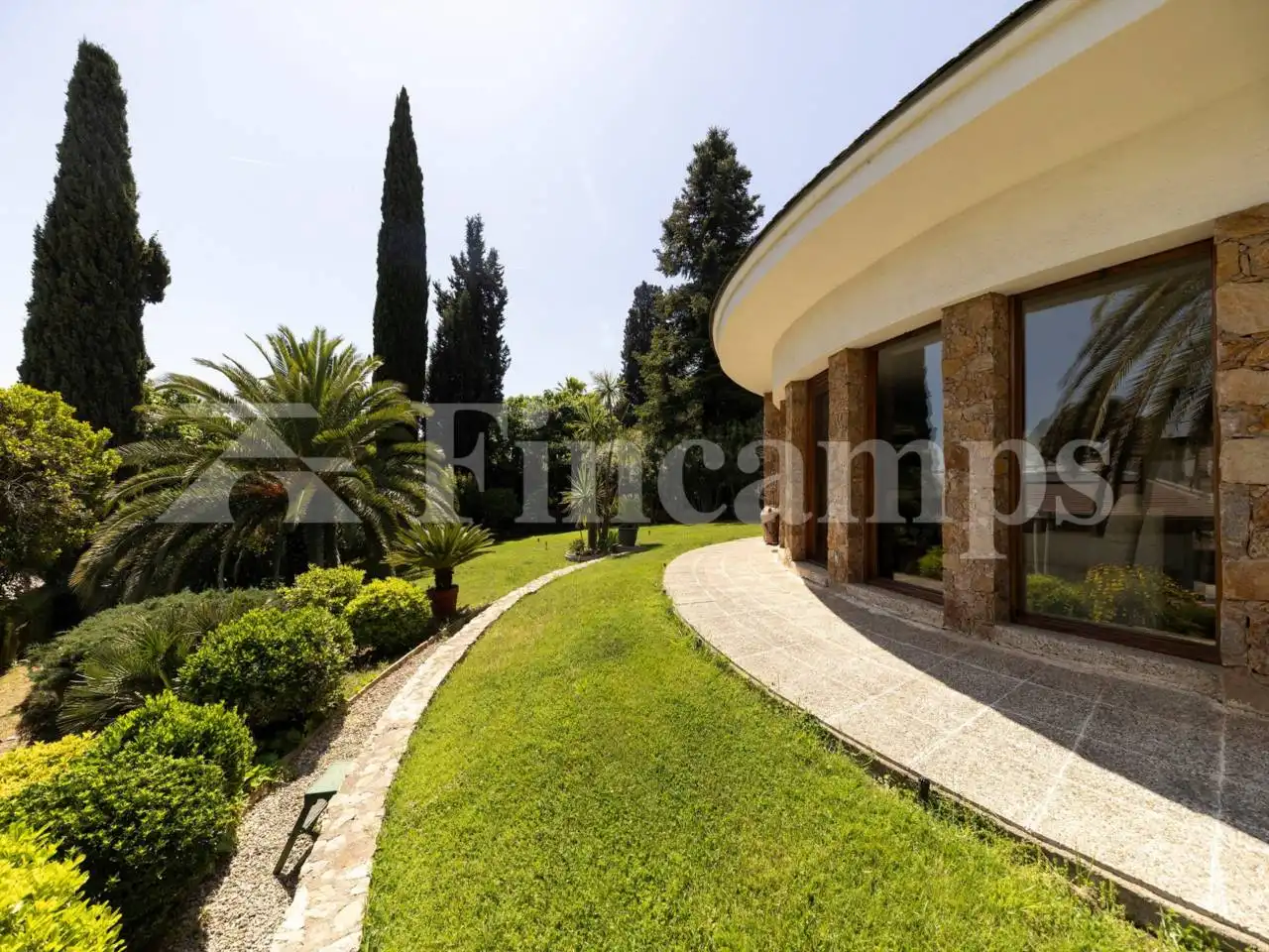 Jardí de Casa o xalet en venda en Cerdanyola del Vallès amb Aire condicionat, Calefacció i Jardí privat