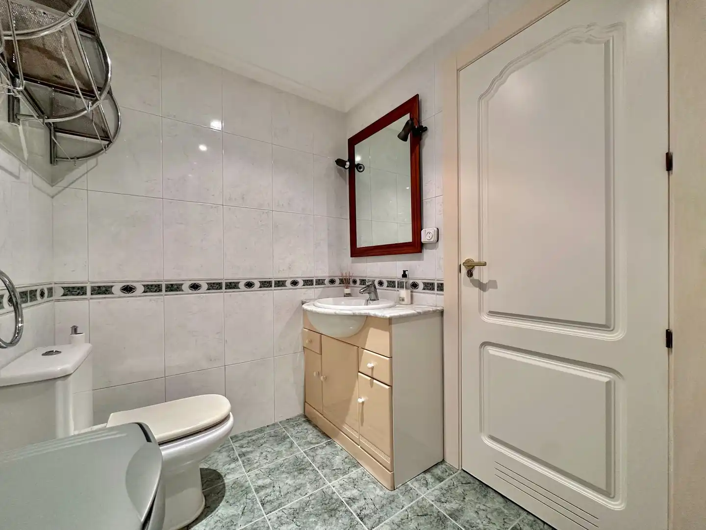 Baño de Apartamento en venta en Almuñécar con Aire acondicionado, Terraza y Amueblado