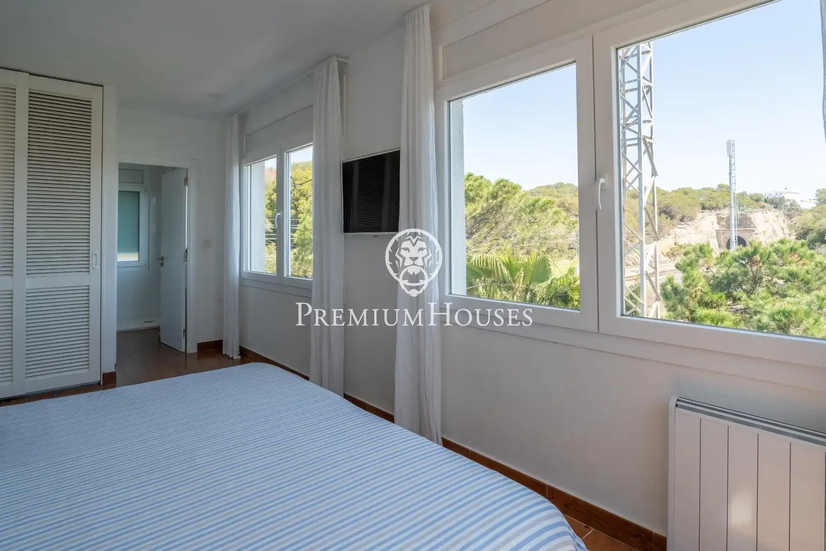 Bedroom of Houses for sale in Vilanova i la Geltrú  with Air Conditioner, Heating and Private garden