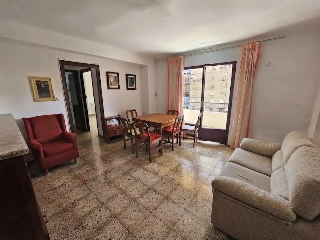 Sala d'estar de Pis de lloguer en Valencia amb Moblat i Balcó