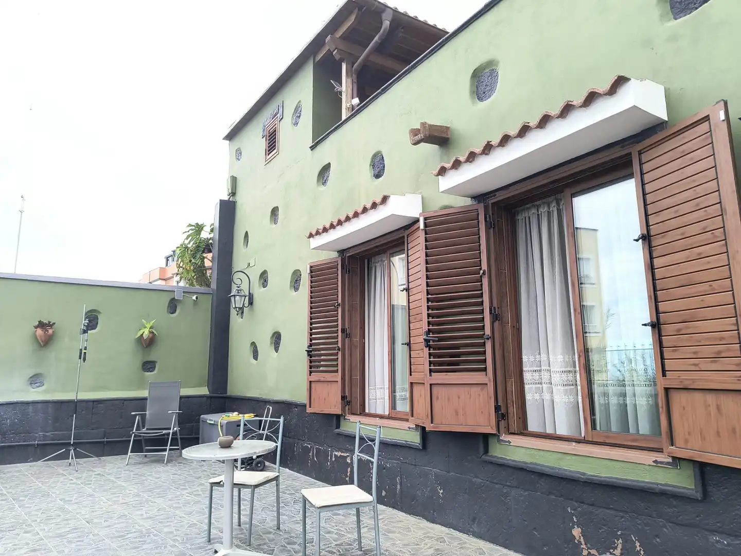 Vista exterior de Casa o chalet en venta en Los Realejos con Jardín privado, Terraza y Amueblado