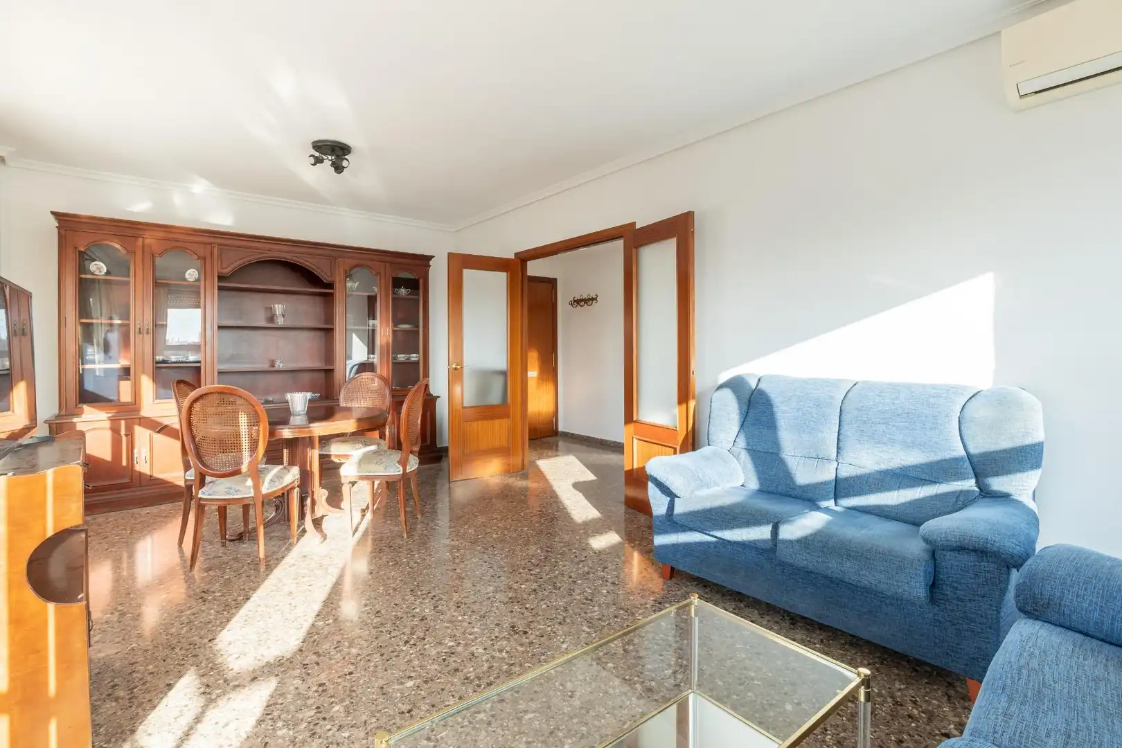 Sala de estar de Piso de alquiler en Valencia con Aire acondicionado, Calefacción y Amueblado