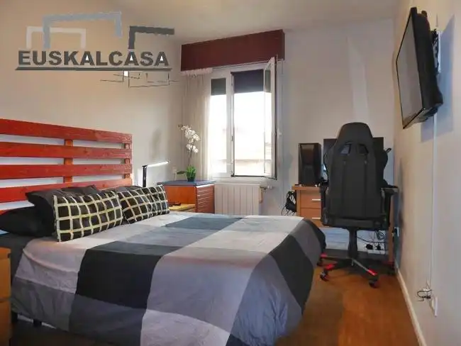 Bedroom of Flat for sale in Bilbao   with Heating