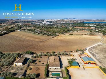Country house with pool for sale in Arcos de la Frontera