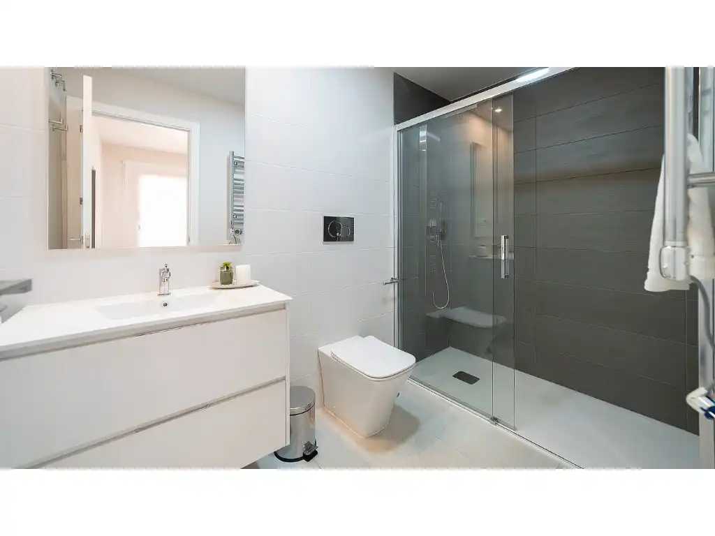 Apartment with pool for sale in Calle Viena, imagen 7