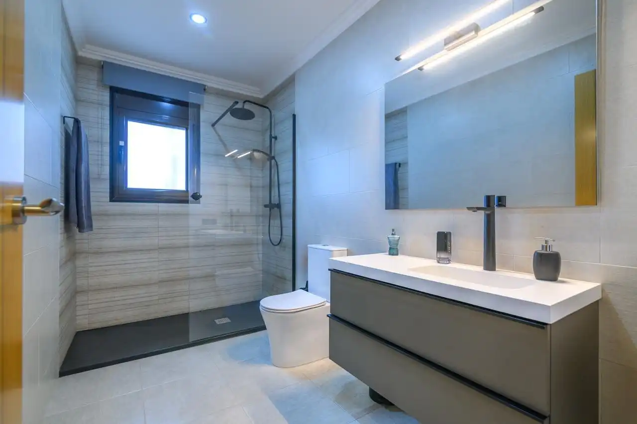 Baño de Casa o chalet en venta en El Pont de Vilomara i Rocafort con Jardín privado, Terraza y Piscina