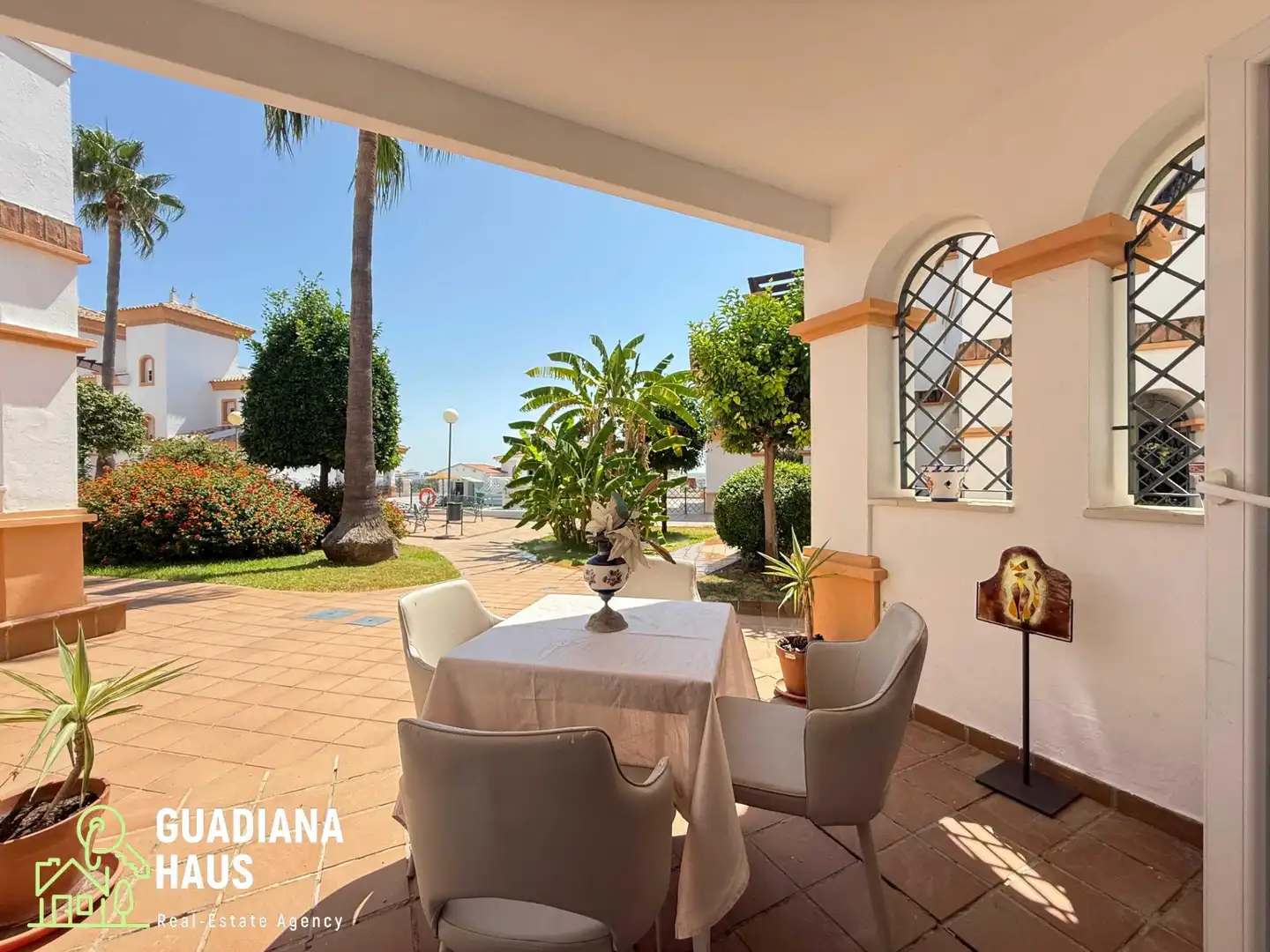 Casa adosada en venda en Ayamonte amb Aire condicionat, Calefacció i Jardí privat