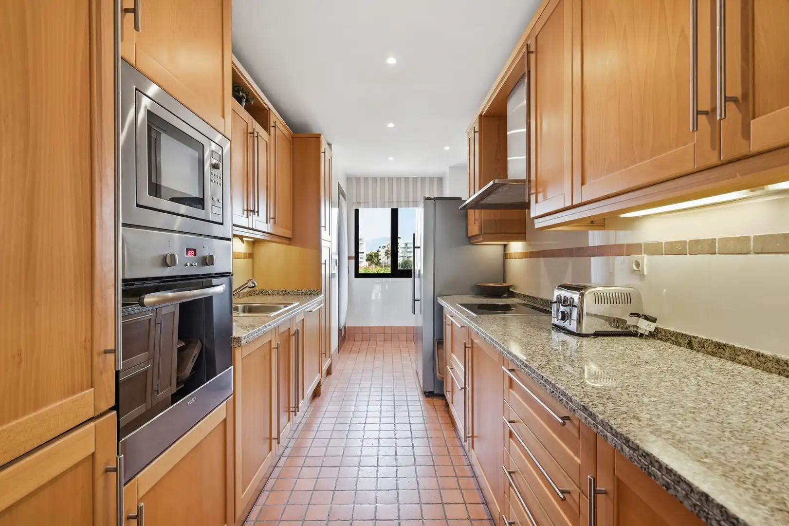 Cocina de Apartamento en venta en Estepona con Aire acondicionado, Terraza y Trastero